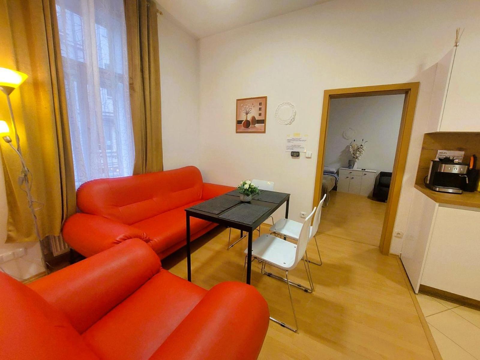 Prostorny Byt V Centru 3 Kk 80 M2 Hradec Králové 외부 사진